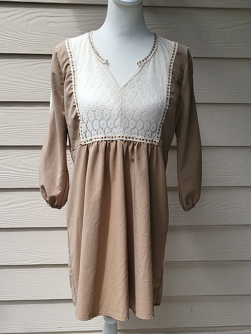 Umgee Beige Long Sleeve Tunic Dress with Cream Lace Bib Women's Size Medium